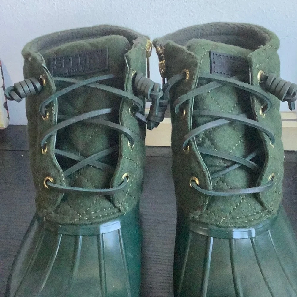 NWOB Sperry Saltwater Women’s Wool green quilted waterproof duck boots